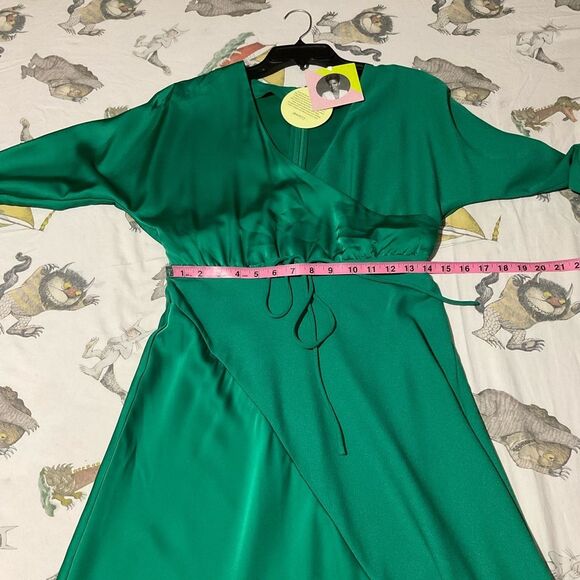 Cushnie x Target NWT dress Emerald Green Asymmetrical Long SLeeve Size 6 - Picture 6 of 9